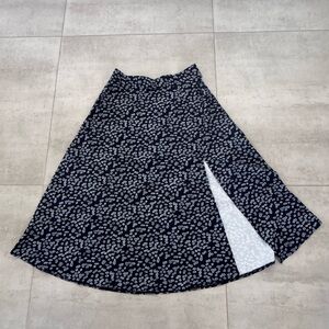 SHEIN Blue and White Floral A-Line Skirt. Size M
